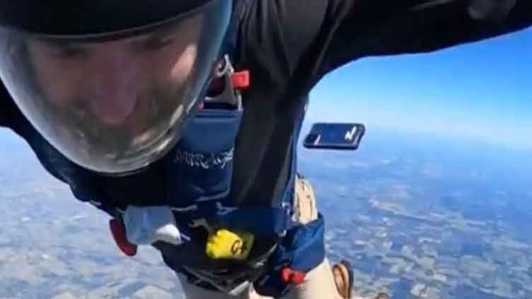 iphone survives 14,000-foot drop In skydiving accident