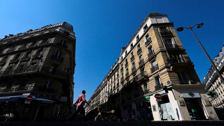 Woman escapes botched kidnapping in Paris as gangs target crypto wealth