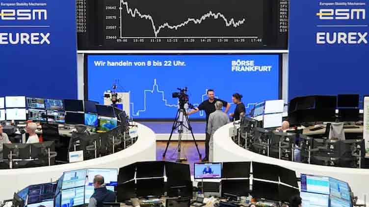 Stocks drift as markets bide time ahead of US data