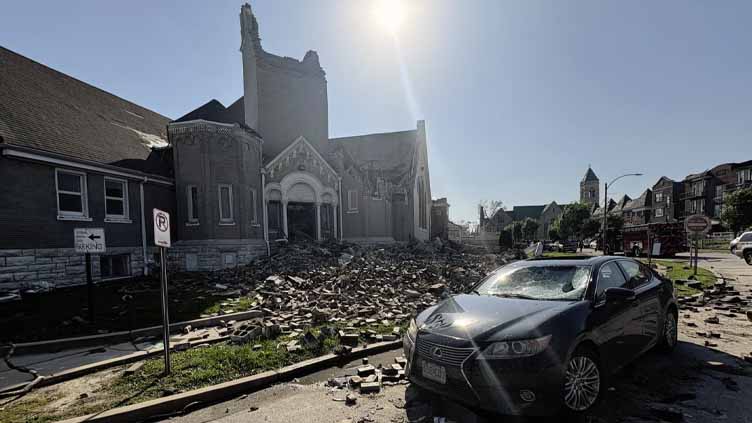 At least 5 dead after tornado and severe storm batters St. Louis, mayor says