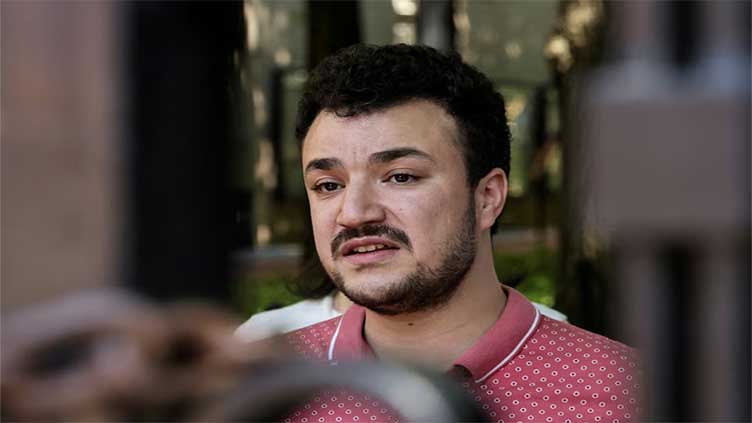 Dunya News Jailed Columbia student Khalil meets newborn son for first time