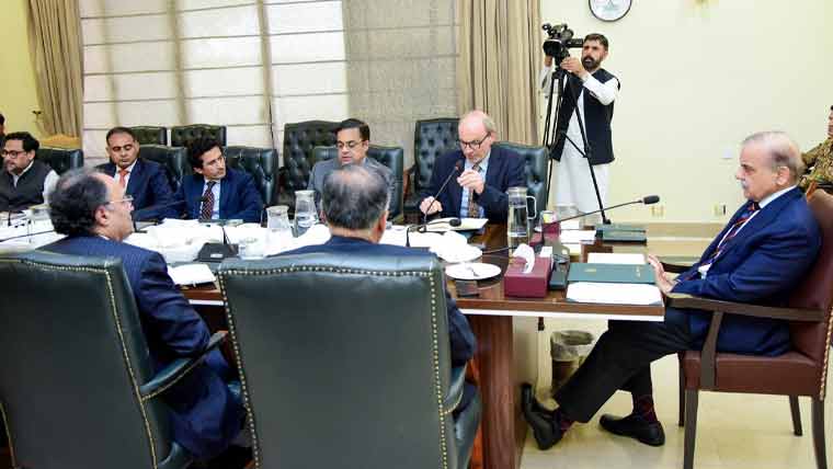 کاروبار کو فروغ دینے کیلئے پالیسیوں میں توازن بے حد ضروری ہے: وزیر اعظم