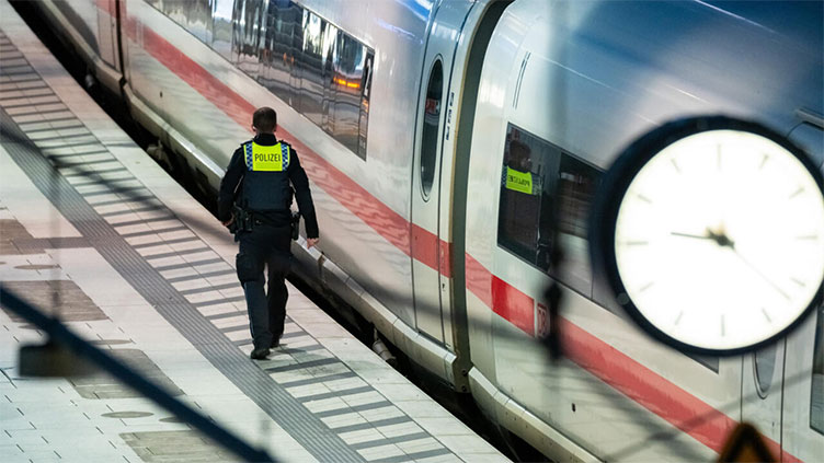 German woman arrested after 17 stabbed at Hamburg station