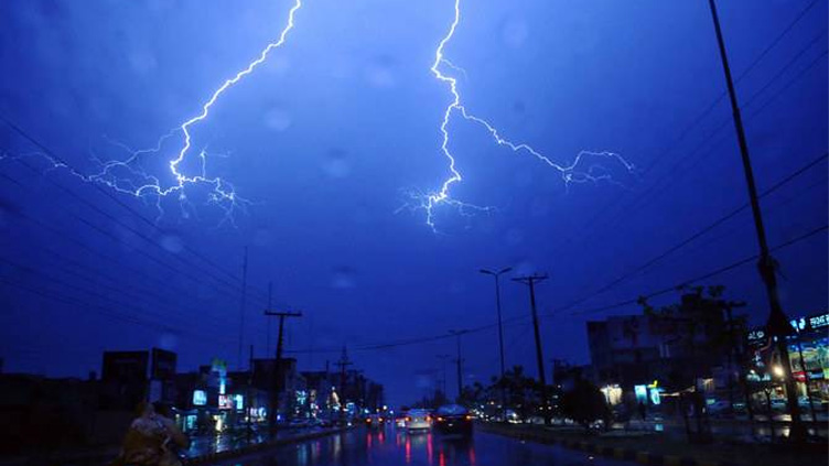 Dust storms, thunderstorms expected across Pakistan, PMD issues fresh alert
