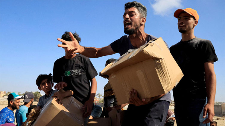 Dunya News Thousands rush into new aid distribution centre in south Gaza