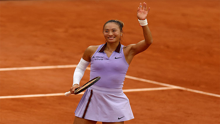 'On song' Zheng dances into French Open last 16
