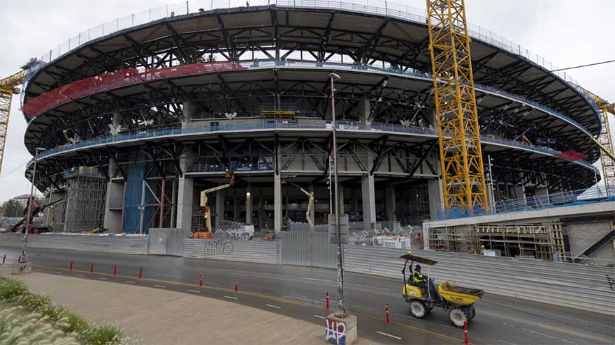 Barcelona to show off unfinished Camp Nou with public training session