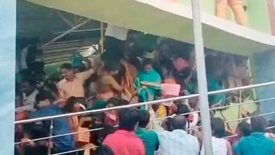Indian temple stampede kills nine, injures several
