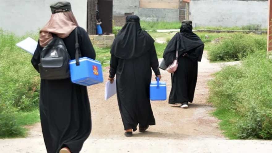 Seven arrested for roughing up polio team in Lahore