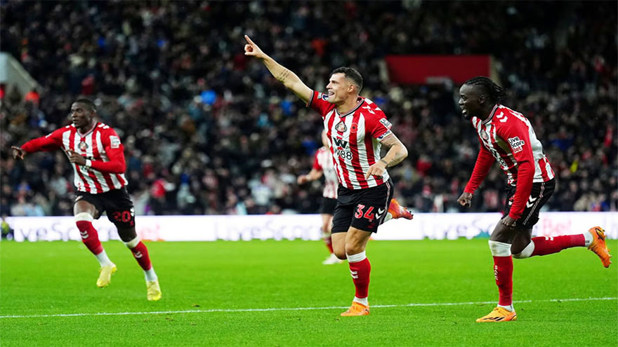 Xhaka lifts Sunderland into fourth after Everton draw