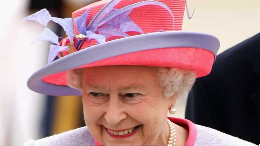 Late queen's fashion to go on show at Buckingham Palace