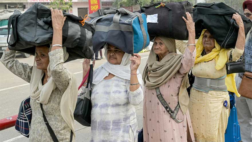 Indian Sikh pilgrims enter Pakistan, first major crossing since May conflict
