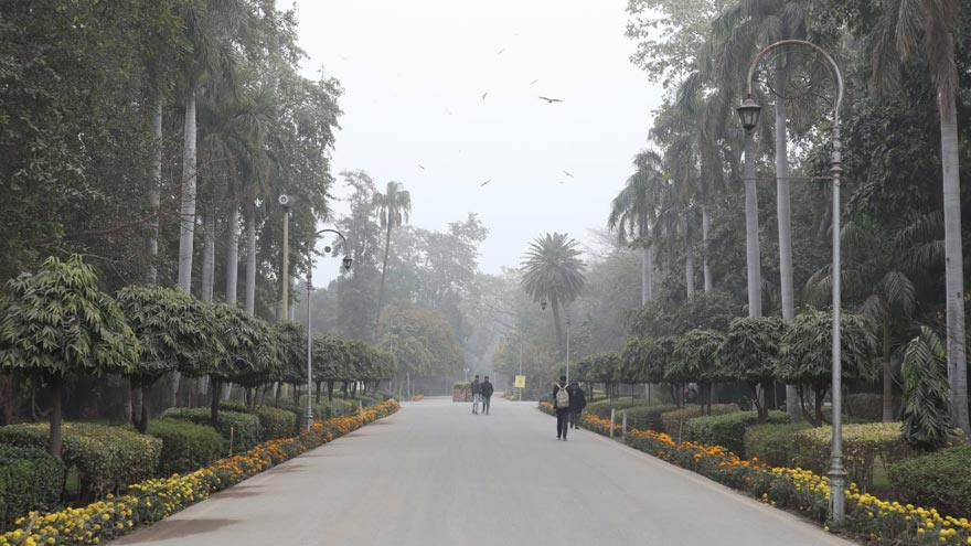 Lahore weather turns cool, smog levels begin to drop