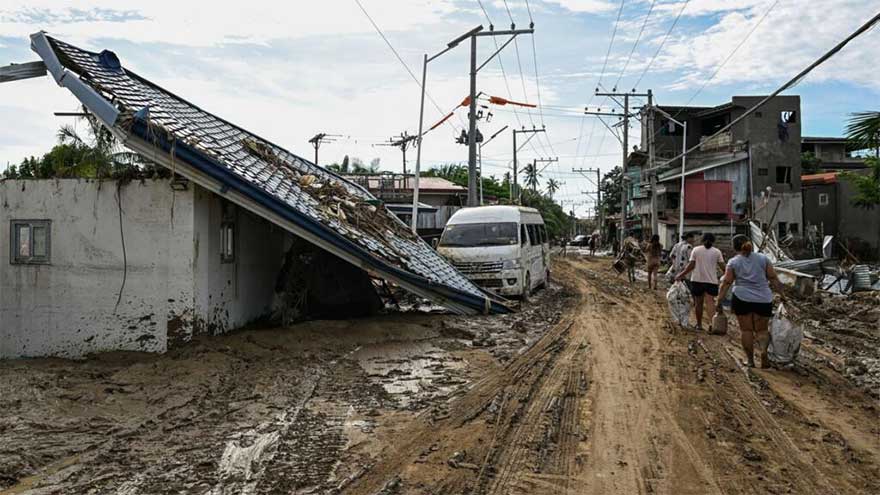 Philippine death toll tops 140 as typhoon heads towards Vietnam