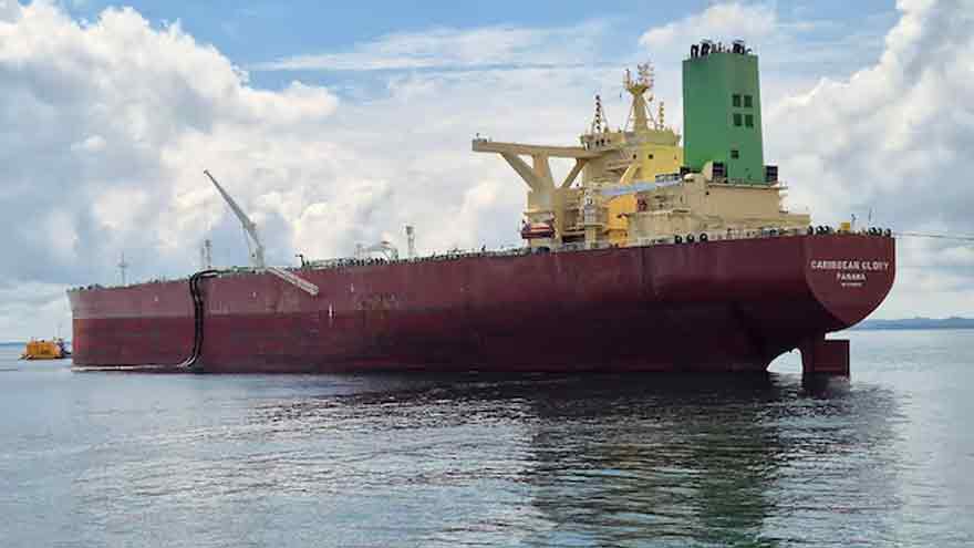 Oil heads for second weekly loss as supply concerns weigh