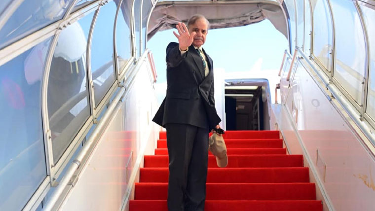 وزیراعظم آذربائیجان کے یومِ فتح کی 5 ویں سالگرہ کی تقریب میں شرکت کیلئے باکو روانہ