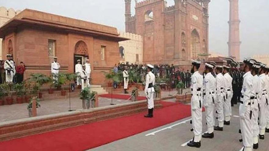 Ceremonial change of guard: Pakistan Navy replaces rangers at Allama Iqbal mausoleum