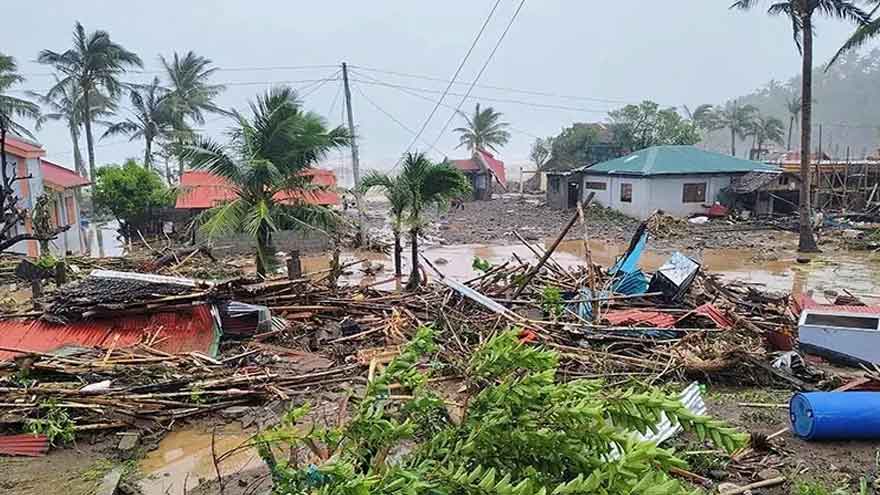 Super Typhoon Fung-wong makes landfall in Philippines