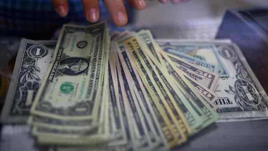 Dollar steady as growth worries tempered by hopes shutdown may end soon