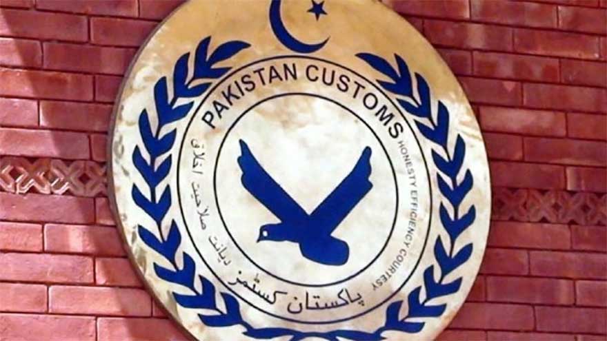Customs foils smuggling attempt, seizes fabric in Karachi