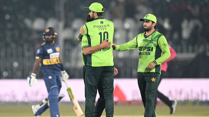 Pakistan edge Sri Lanka by 6 runs in first Rawalpindi ODI