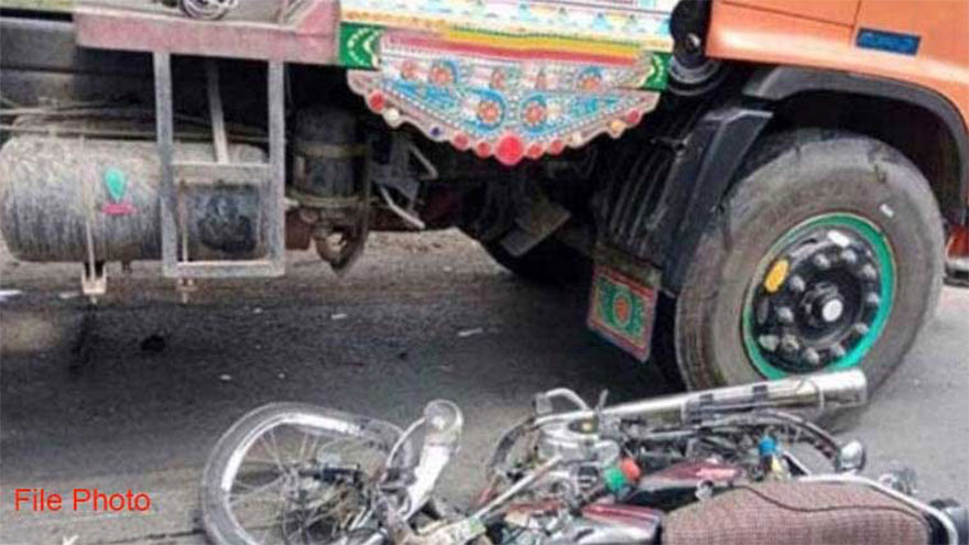 One killed in Karachi road accident
