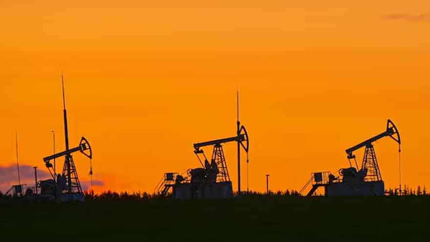 Oil prices little changed as markets eye US government reopening