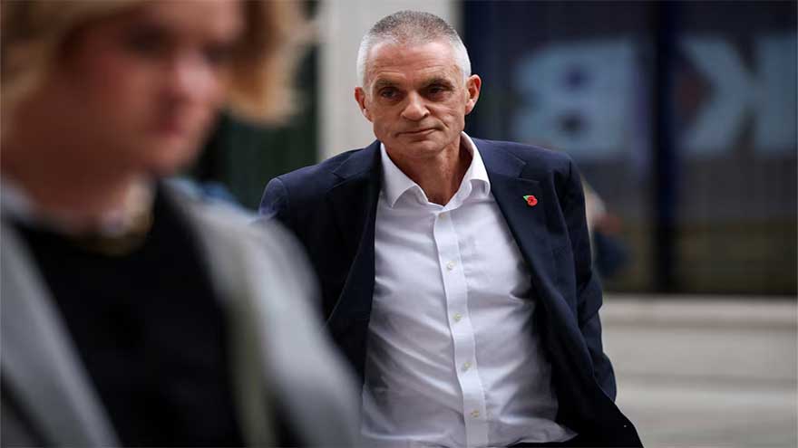 BBC's outgoing boss rallies staff in face of leadership crisis and Trump legal threat