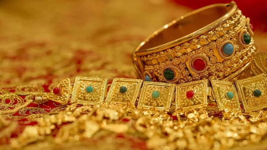 Gold prices drop in Pakistan after two-day pause