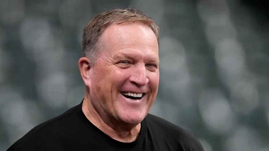 Milwaukee's Pat Murphy and Cleveland's Stephen Vogt win Manager of the Year for 2nd straight season