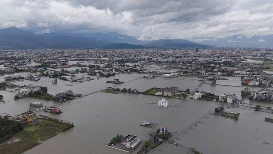 Typhoon Fung-wong brings floods to Taiwan, thousands evacuated
