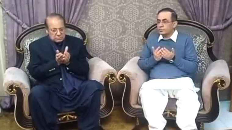 Nawaz Sharif visits residence of late Irfan Siddiqui, offers condolences