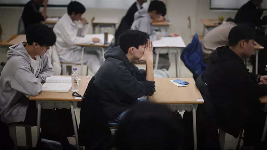 South Korea halts flights for college entry exam