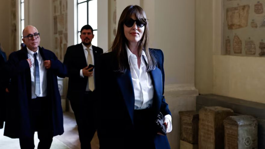 Pope hosts Hollywood stars at Vatican, laments decline in movie-going