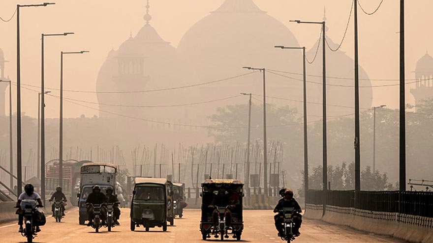 Lahore battles extreme pollution, ranks 2nd worst worldwide
