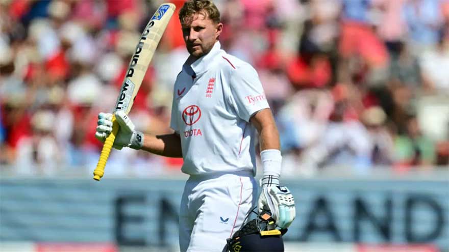 Joe Root: England great chases elusive century in Australia