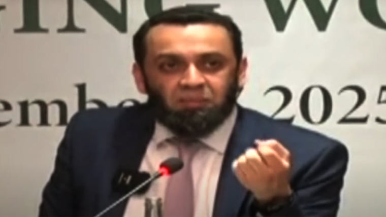 بدلتی دُنیا میں بھی پاکستان کا اہم کردار، ہمیں سفارتی سطح پر بڑی کامیابیاں ملیں:عطا تارڑ