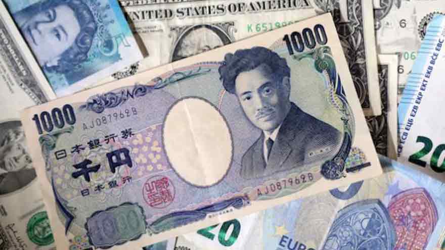 Yen on defensive, dollar firms as traders dial back Fed rate cut bets