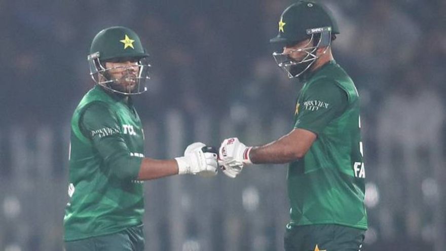 Pakistan overcome Zimbabwe to secure winning start in T20 Tri-Nation Series
