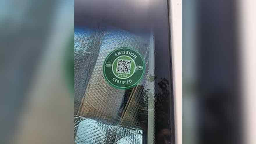 Vehicles without green stickers under strict scrutiny as 2,000 challans issued in Lahore