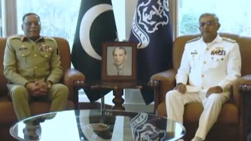 General Sahir Shamshad Mirza makes farewell visit to naval headquarters