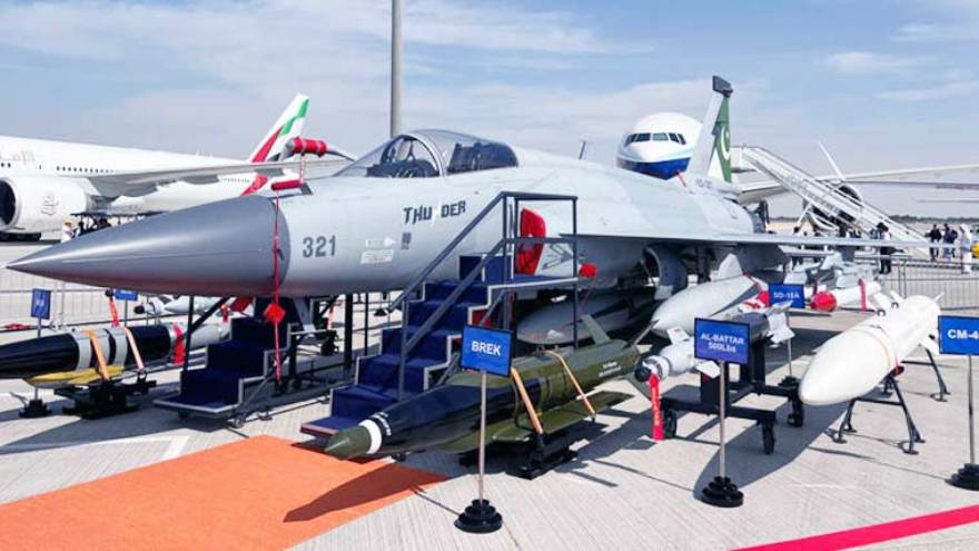 Pakistan's JF-17 Thunder shines at Dubai Airshow, MoU signed with friendly nation