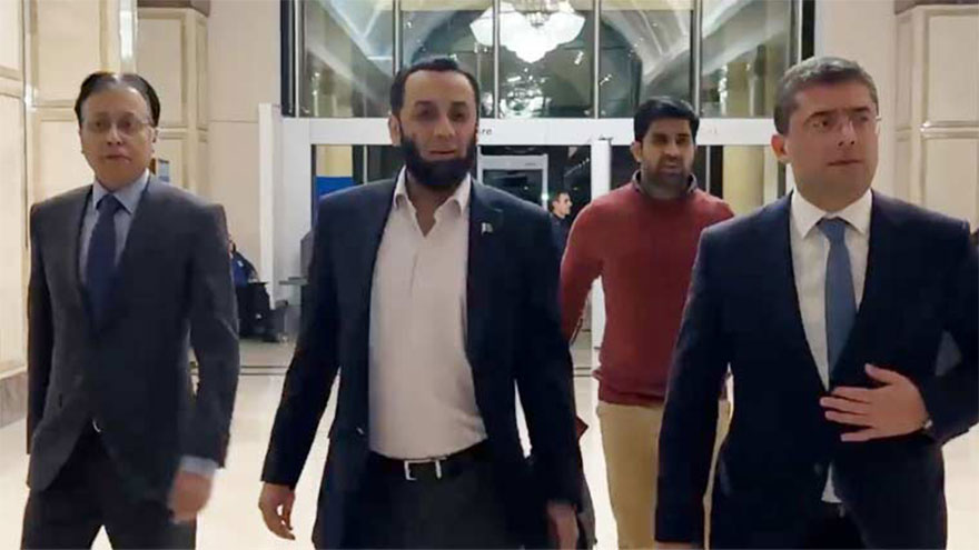 Attaullah Tarar reaches Baku to attend D-8 Media Forum