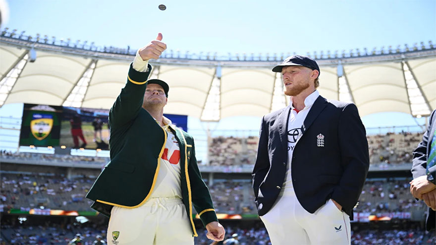 England win toss, bat in first Ashes Test