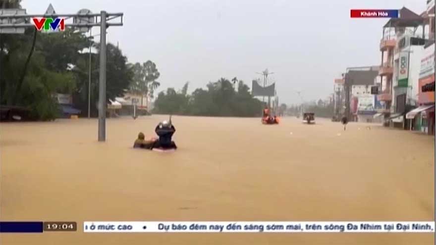 Death toll rises to 41 in central Vietnam flooding, more heavy rain forecast