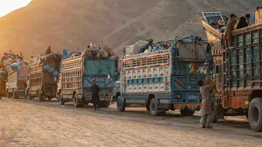 11,855 Afghan refugees return home from Pakistan and Iran