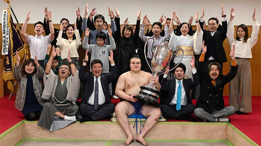 Ukrainian sumo wrestler shocked to win first title