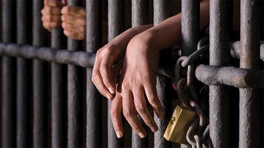Four extortionists arrested after 'encounter' in Karachi