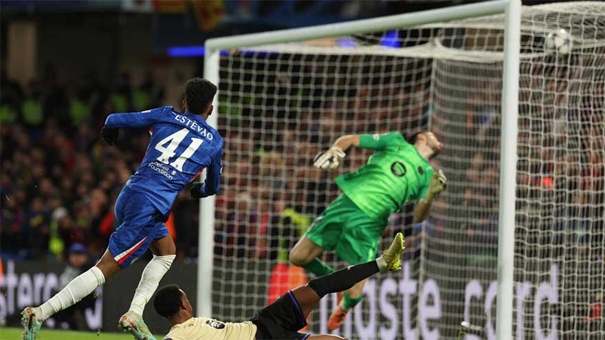 Estevao dazzles for rampant Chelsea as 10-man Barcelona fold