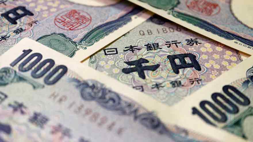 Yen rises on rate-hike prospect; kiwi jumps after RBNZ decision